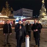 Feierliche Eröffnung der weihnachtlichen Lichtshow auf dem Weihnachtsmarkt